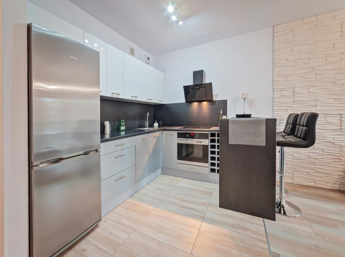 Apartamenty Homely Place Centrum - Stary Rynek - Parking Posen Exterior foto